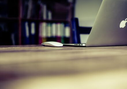 what is blogging