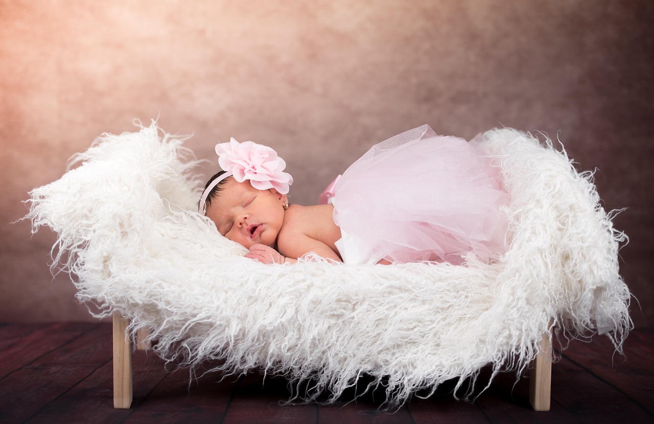 When Do Babies Start Crawling? Guide