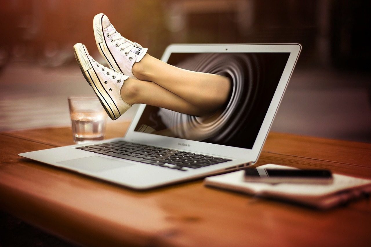 Side Hustles for College Students: Earn While You Learn