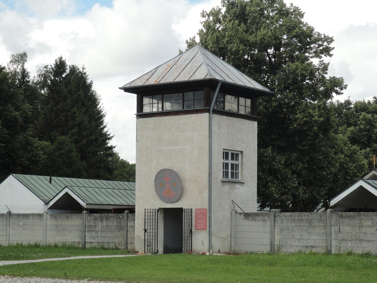 Nazi GIF Search: Navigating Sensitivity