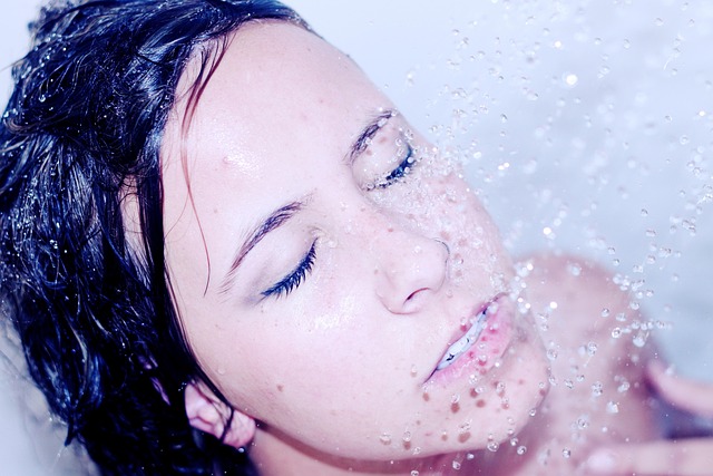 Close-up of a Bath Fitter acrylic bathtub liner with a smooth finish (bath fitters)