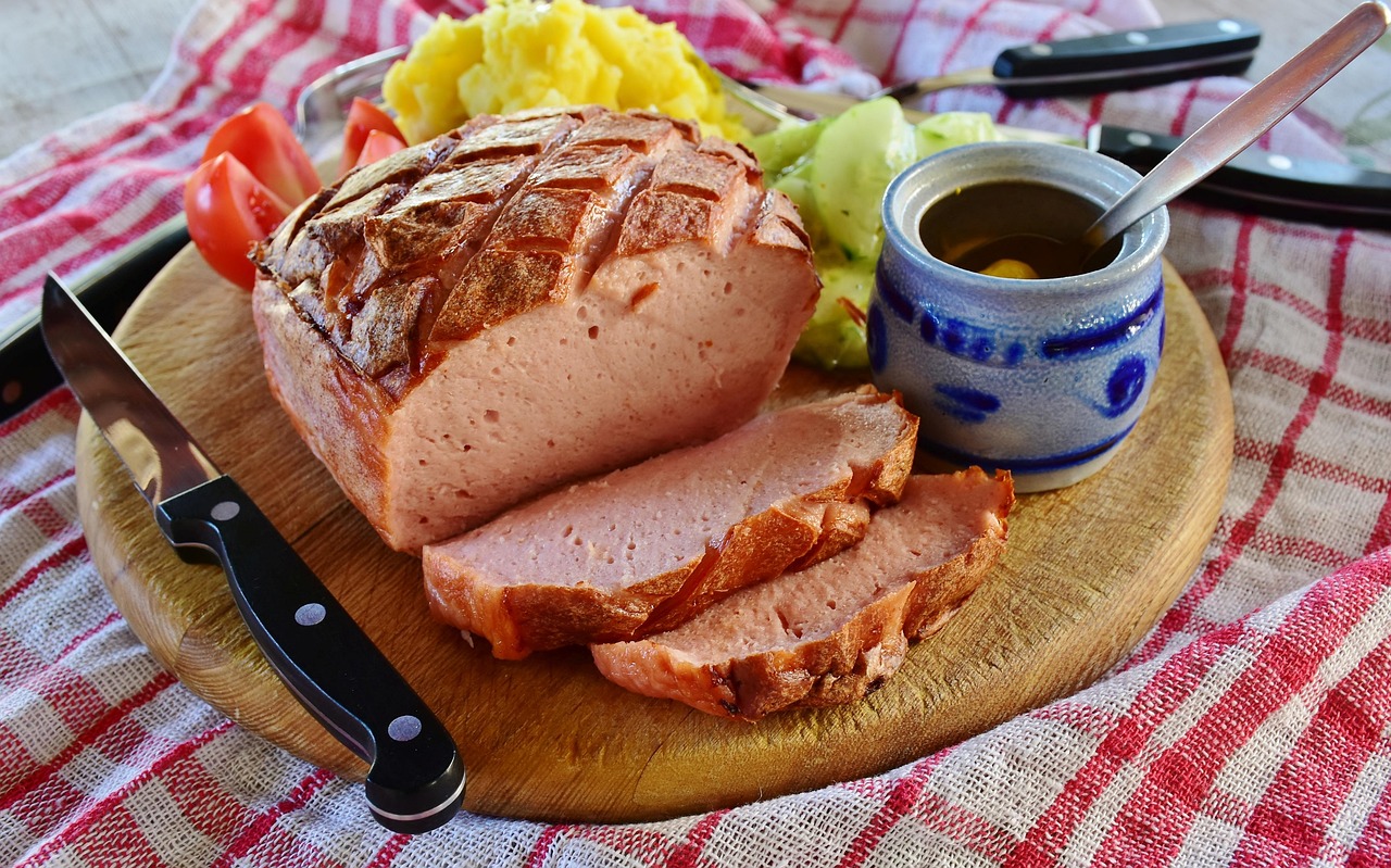 Food in Colombia South America: A Guide to Flavors & Faves